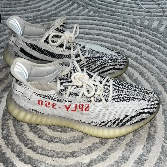 YEEZY 350 ZEBRA - Picture 2 of 9